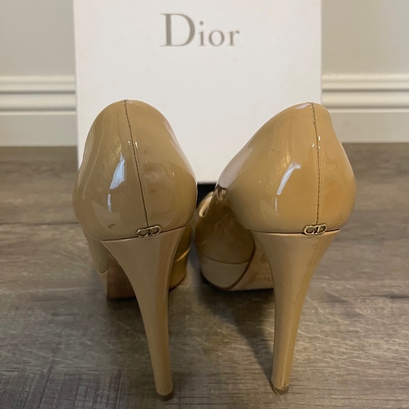 Shoes - Picture 1 of 4